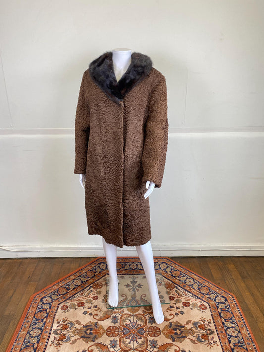 Long manteau de fourrure d'astrakan marron véritable, taille M, excellent état, manteau de fourrure d'astrakan vintage, long manteau vintage de fourrure, manteau de fourrure véritable